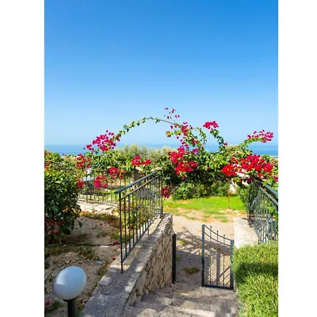 Garifallia Vila